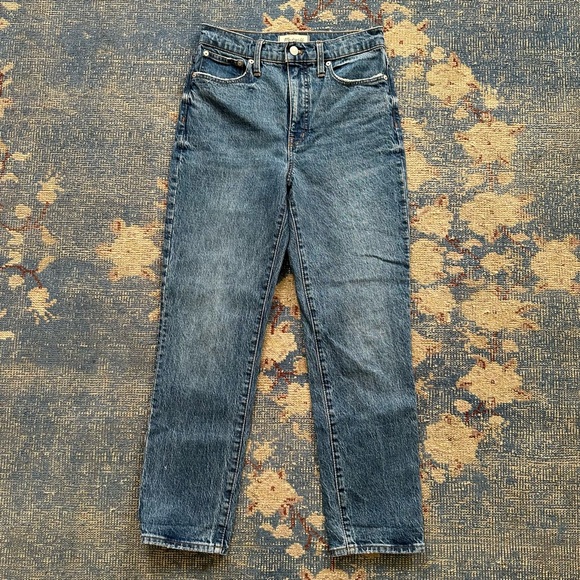 Madewell Classic Straight Jeans in Corson Wash 25 - Picture 4 of 7